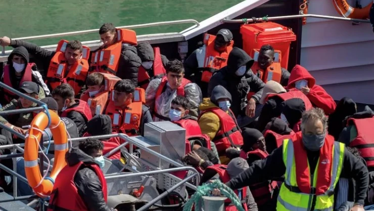 İngiltere'de Yüksek Mahkeme, göçmenleri Ruanda'ya gönderilmesi planına yönelik itirazı kabul etti