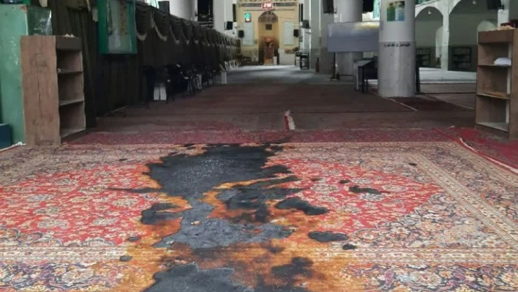 İran'da 4 cami kundaklandı