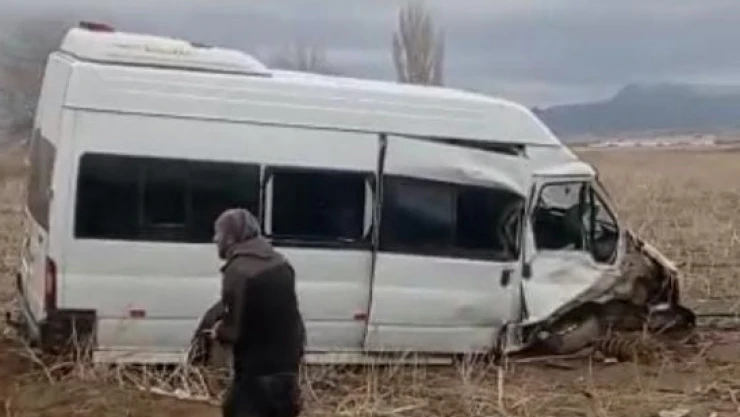 İşçi minibüsü devrildi: 6 yaralı