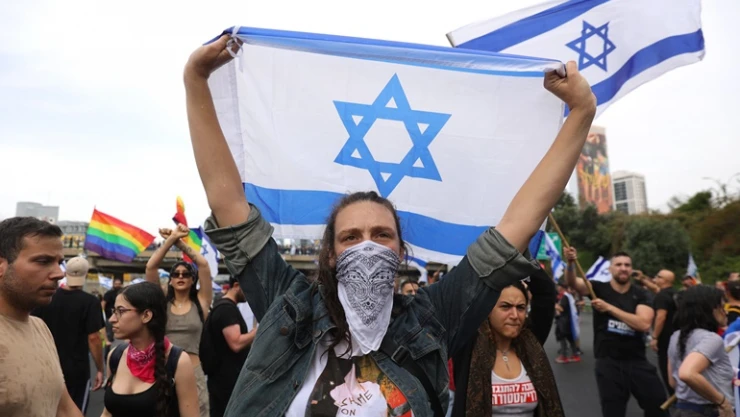 İsrail'de yargı reformu gösterilerinde yollar kapatıldı