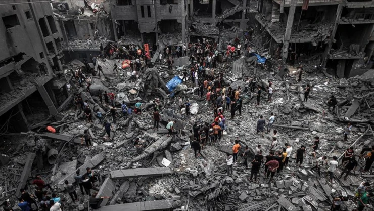 İsrail Gazze'de yerleşim yerini vurdu: 24 ölü