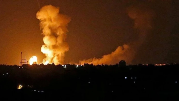 İsrail, Gazze Şeridi'ndeki Refah bölgesini vurdu