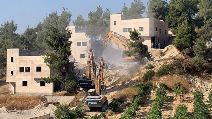 İsrail güçleri, 30 Filistinliyi evsiz bıraktı