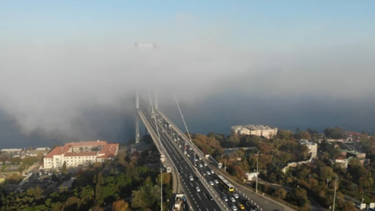 İstanbul Boğazı'nda gemi trafiği askıya alındı