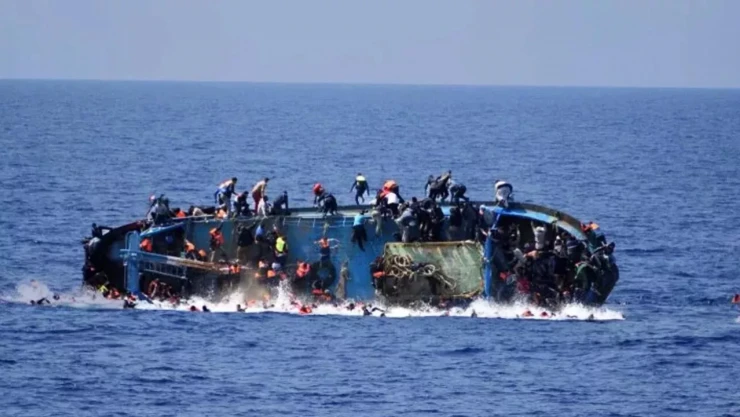 İtalya'da göçmenleri taşıyan tekne battı: 41 kişi öldü