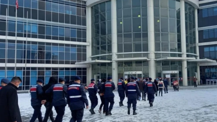 Jandarma suça geçit vermiyor
