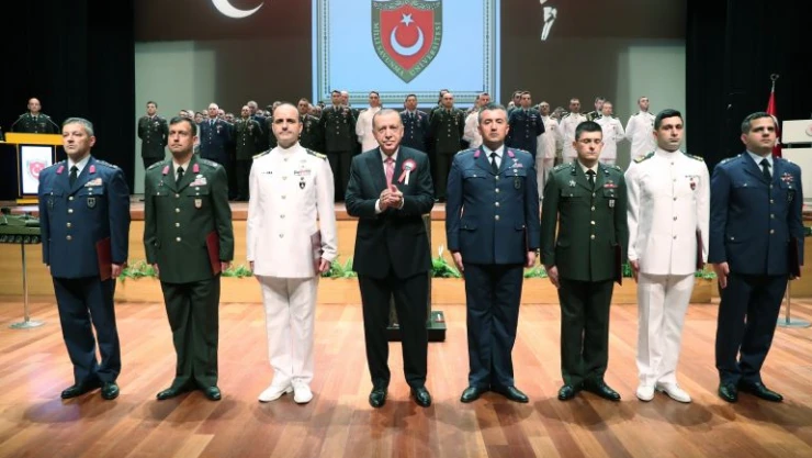 Kabadayılığa yeltenen Yunanistan'ın, bir asır önceden ibret almasını tavsiye ediyoruz