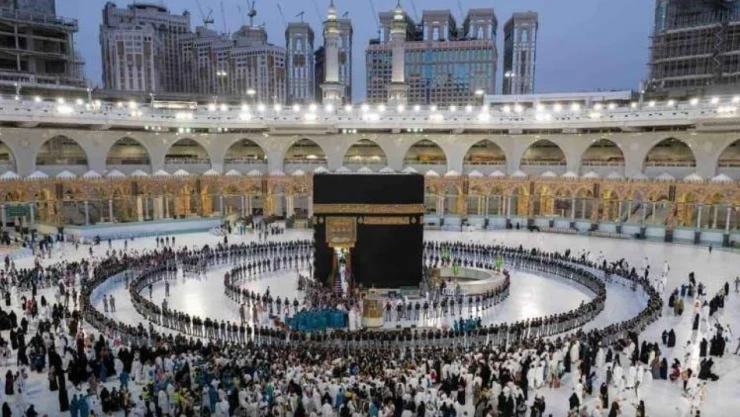 Kabe'de yıkama işlemi gerçekleştirildi