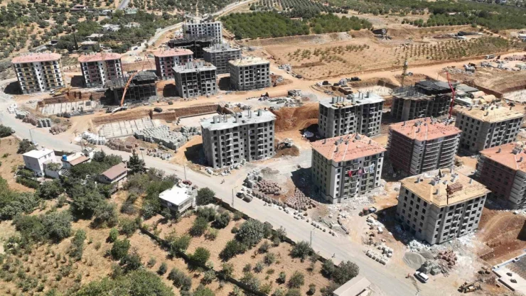 Kahramanmaraş'ta depremzedelerin konutları yükseliyor