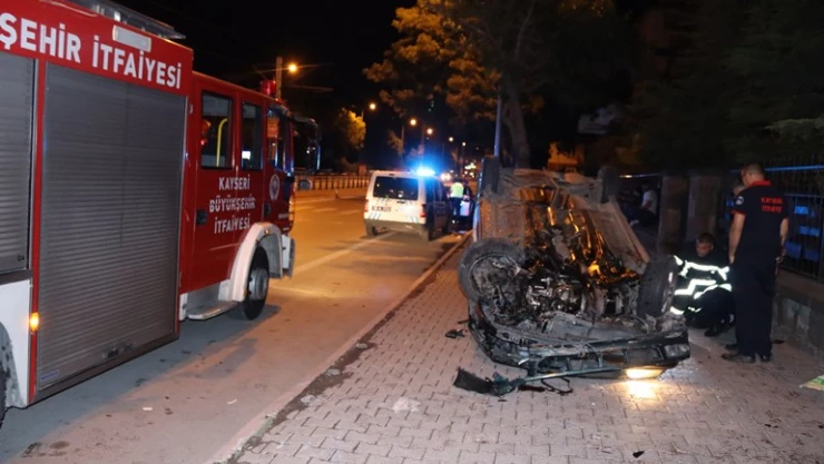 Kaldırımda kimsenin olmaması faciayı önledi