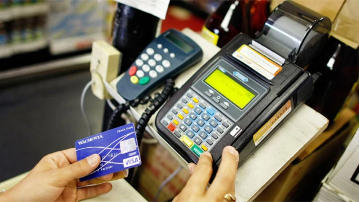 Kartlı alışveriş miktarı 2 Nisan'da 28 milyar TL'ye yükseldi.