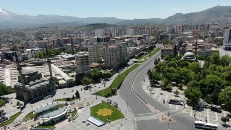 Kayseri 3.1 ve 3.9 büyüklüğünde depremlerle sallandı