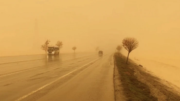 Kayseri'de 'toz taşınımı' ve fırtına uyarısı