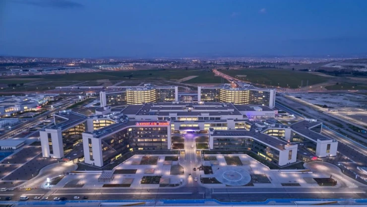 Kayseri Şehir Hastanesi depremzedelerin yaralarını sarıyor