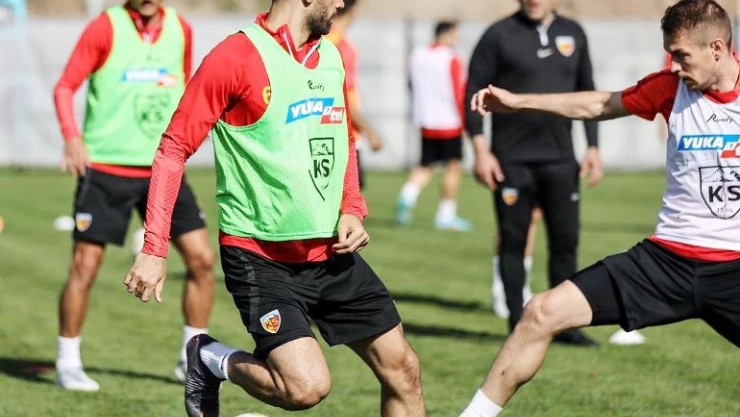 Kayserispor, Erciyes'te kampa girdi
