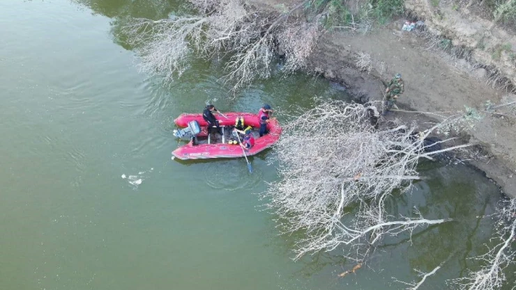 Kazakistan'daki Seyhun Nehri'nde 9 kişi boğuldu