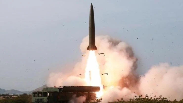 Kuzey Kore, Japon Denizi'ne iki balistik füze fırlattı