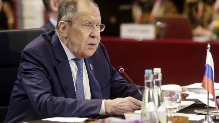 Lavrov: Ukrayna'ya verilecek F-16'lar nükleer tehdit olarak değerlendirilecek