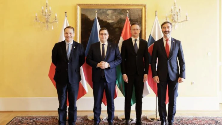 Macaristan Dışişleri Bakanı Szijjarto: Ukrayna'ya NATO askeri gönderilmesi tehlikeli bir eylem olur