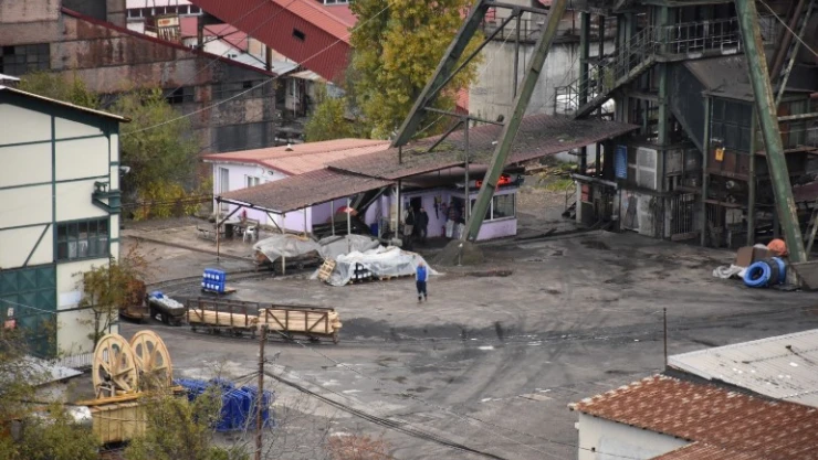 Maden ocağındaki yangına karşı 4. baraj inşa ediliyor