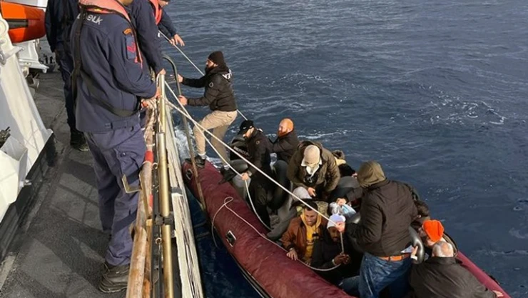 Marmaris'te 62 düzensiz göçmen kurtarıldı