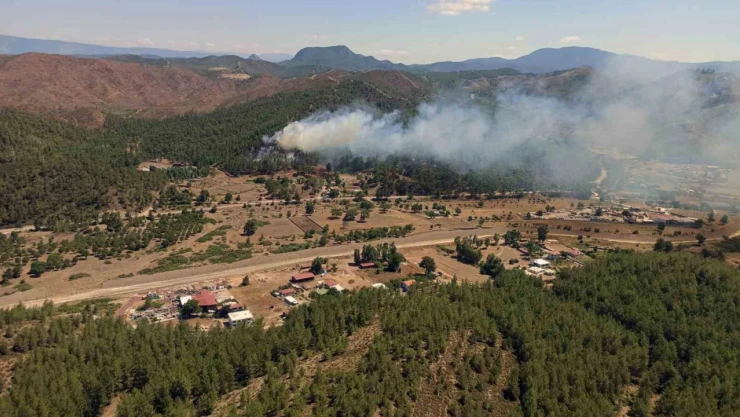 Marmaris'te iki ayrı noktada orman yangını başladı