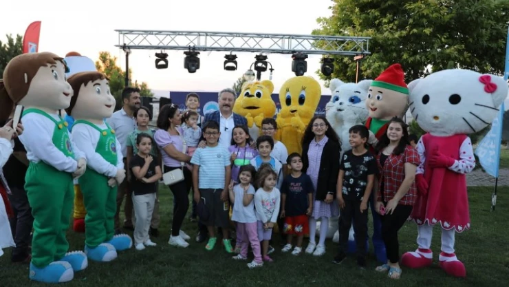 Melikgazi Mahalle buluşmalarında genç yaşlı bir arada eğlendi
