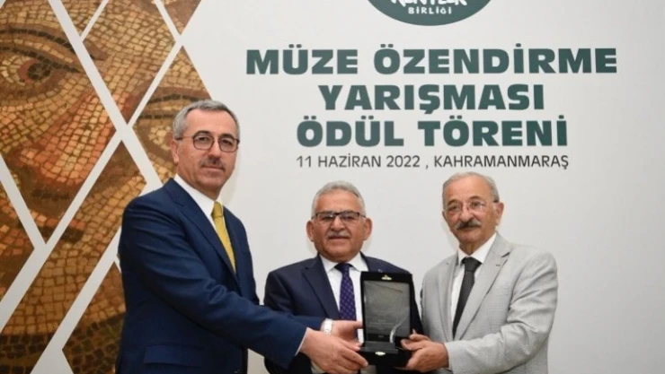 Memduh Başkan, Kahramanmaraş'tan ödülle döndü
