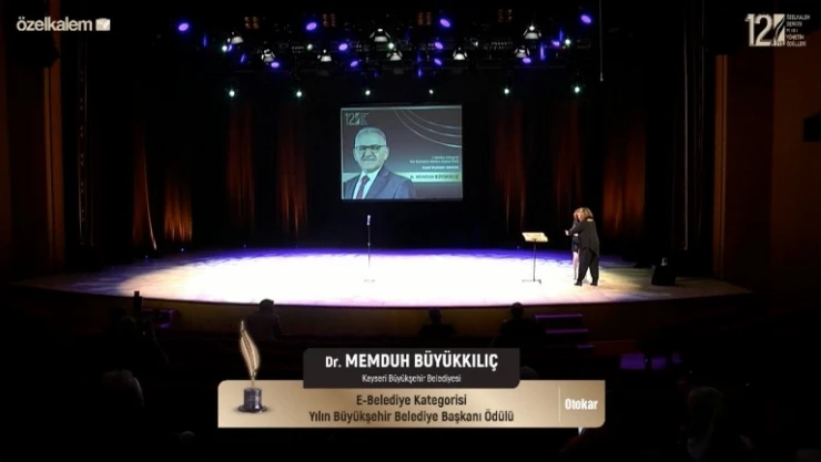 Memduh Başkan  2 ayrı proje ile 'Yılın Belediye Başkanı' ödülüne layık görüldü
