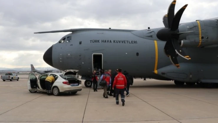 MSB: Sağlık personeli, 2 adet askeri ambulans uçağımız ile Ankara'dan bölgeye hareket etti