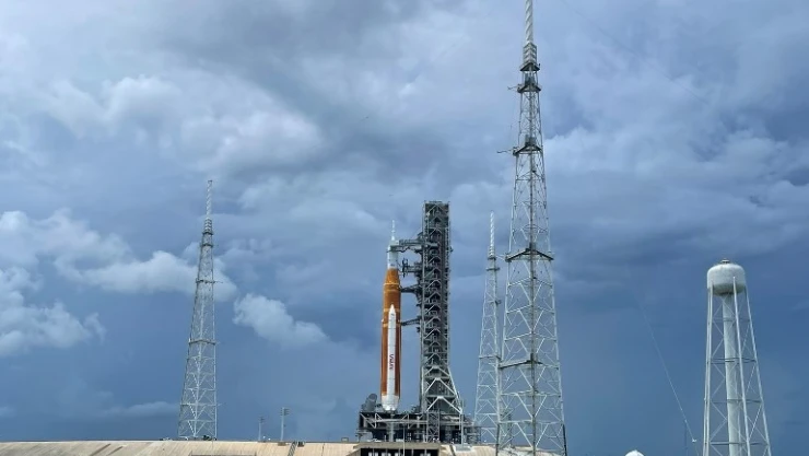 NASA, Artemis uzay aracını uzaya gönderme lansmanını erteledi