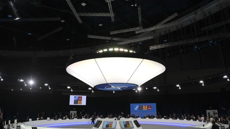 NATO liderleri zirvenin ikinci gününde toplandı