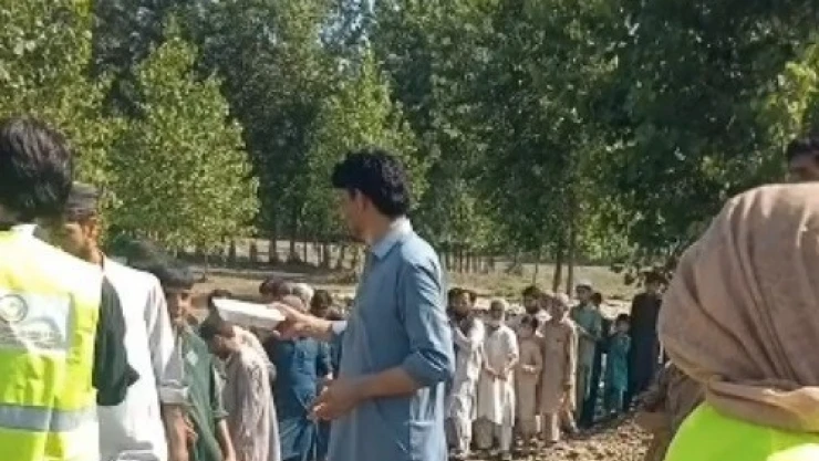 Pakistan'da sel felaketinin yaralarını Türkiye Mezunlar Derneği sarıyor
