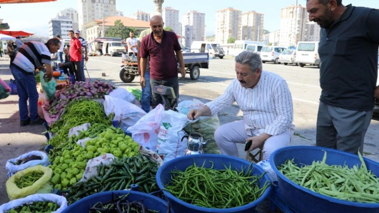 Palancıoğlu organik köy pazarını gezdi