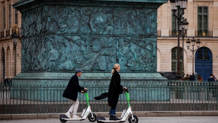 Paris'te elektrikli scooter kullanımı yasaklandı