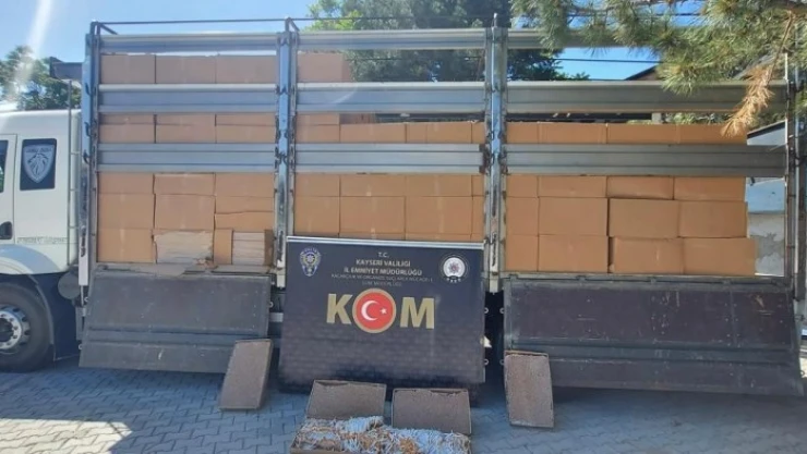 Piyasa değeri 5 milyon TL olan 3.5 milyon dal makaron ele geçirildi