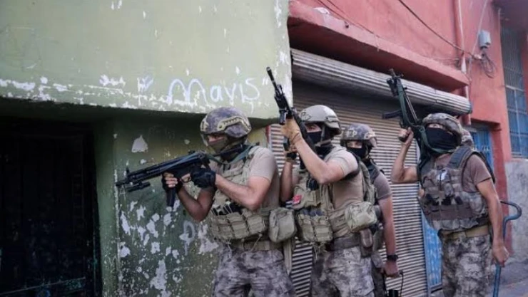 Polisevi saldırısıyla ilgili 22 kişi gözaltına alındı