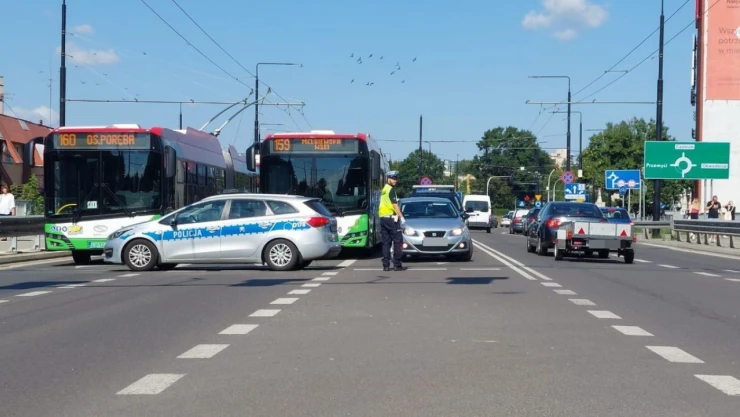 Polonya'da bomba alarmı: 14 bin kişi tahliye edildi