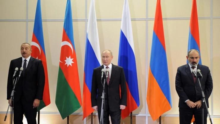 Putin, Aliyev ve Paşinyan ile görüştü