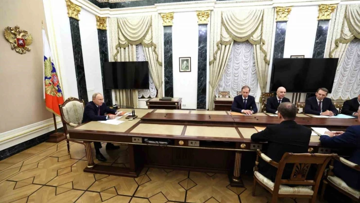 Putin'den, Batı'ya nükleer silah uyarısı