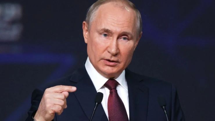 Putin, eş cinselliği &quotyıkıcı değerler sistemi" içine alan kararname imzaladı