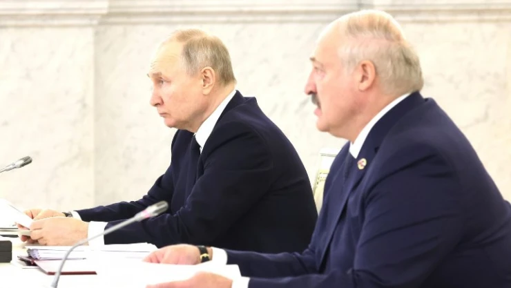Putin ve Lukaşenko, Moskova'da bir araya geldi