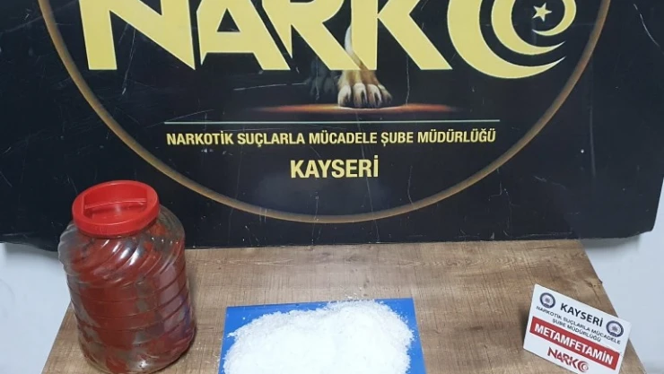 Salça Bidonu içinde uyuşturucu ticaretini polis engelledi