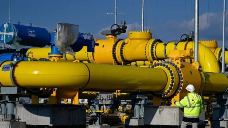 Rus petrol şirketlerinin tavan fiyattan petrol satışı yasaklanacak