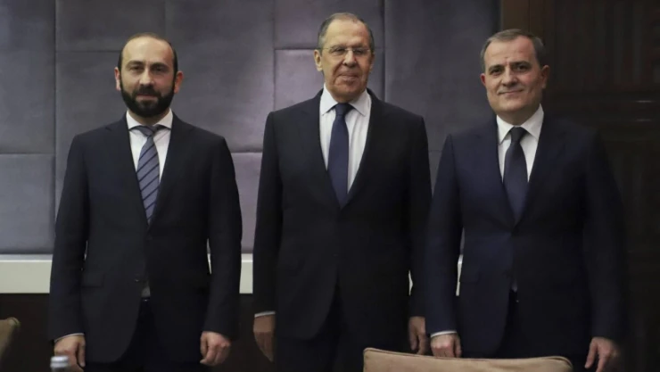 Rusya, Azerbaycan ve Ermenistan arasındaki üçlü görüşme Moskova'da başladı
