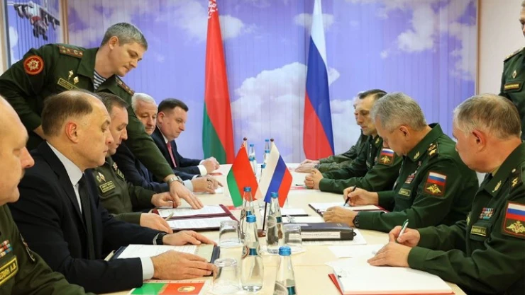 Rusya ve Belarus, bölgesel güvenlik anlaşmasında değişiklik öngören protokolü imzaladı