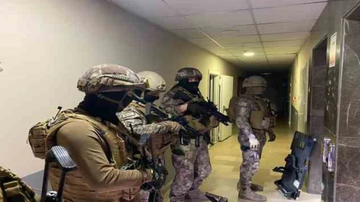 Sahte Banka Reklamlarıyla Vurgun Yapan Çeteye Baskın