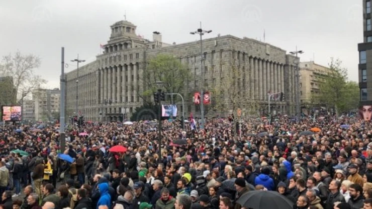 Sırbistan'da hükümet karşıtı protesto
