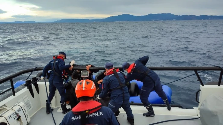 Yunanistan'ın ölüme ittiği 167 göçmen kurtarıldı