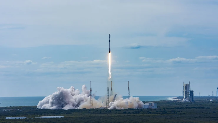 SpaceX 21 adet Starlink uydusunu yörüngeye gönderdi